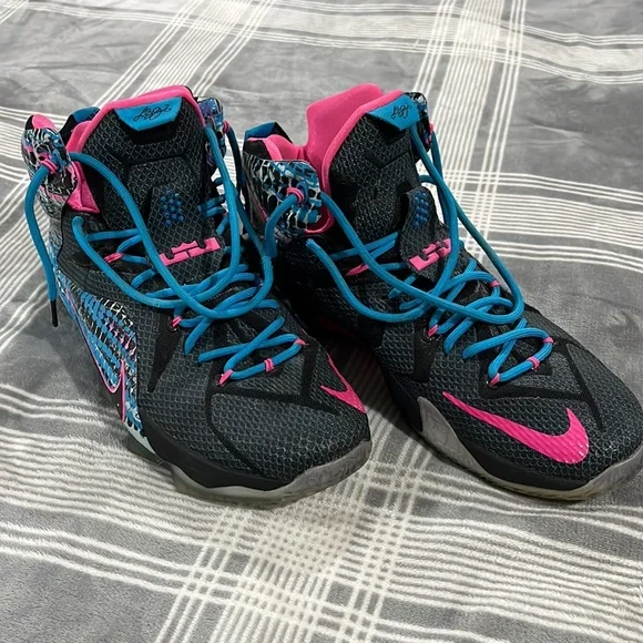 Nike Lebron 12 Chromosomes Basketball Shoes - Picture 3 of 5